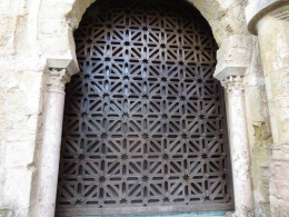 Una de las puertas de la Mezquita / Cadena SER
