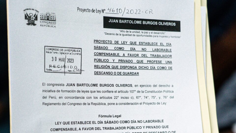 Fotografía del documento del proyecto de ley N°4610/2022-CR. (Foto: Gilmer Diaz)