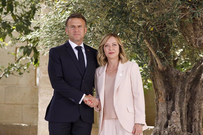 El presidente de Francia, Emmanuel Macron, y la primera ministra de Italia, Giorgia Meloni - Europa Press/Contacto/Presidenza Del Consiglio/G7