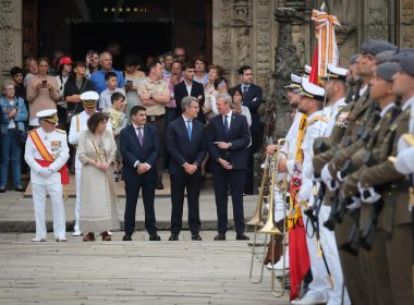El presidente de la Xunta asistió a la Ofrenda Nacional al Apóstol Santiago y a la Santa Misa en la Catedral de Santiago