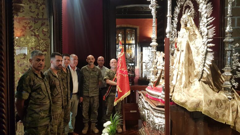 El Regimiento de Artillería Antiaérea de Canarias RAAA 94 realizó una ofrenda floral a la Virgen del Pino en Teror