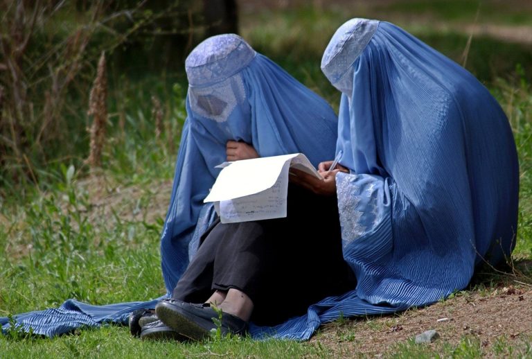 Mujeres afganas con burka. Imagen de archivo. Europa PressCon