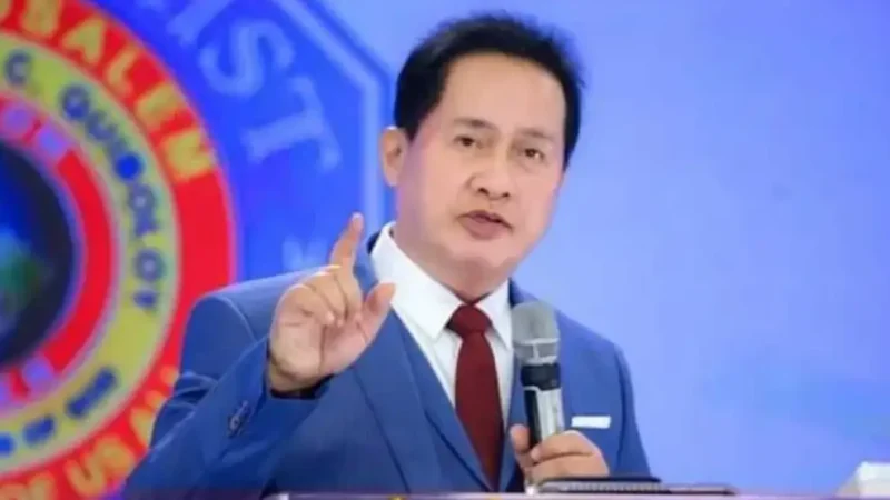 < Apollo Quiboloy líder de una secta en Filipinas. | X @Pastor_ACQ