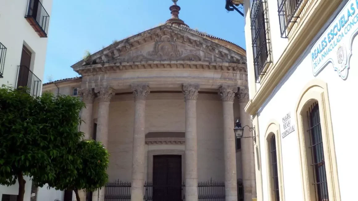 Iglesia del Colegio de Santa Victoria.