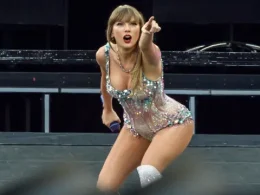 Taylor Swift actúa en uno de sus conciertos del Eras Tour 2024 por Europa.Europa Press