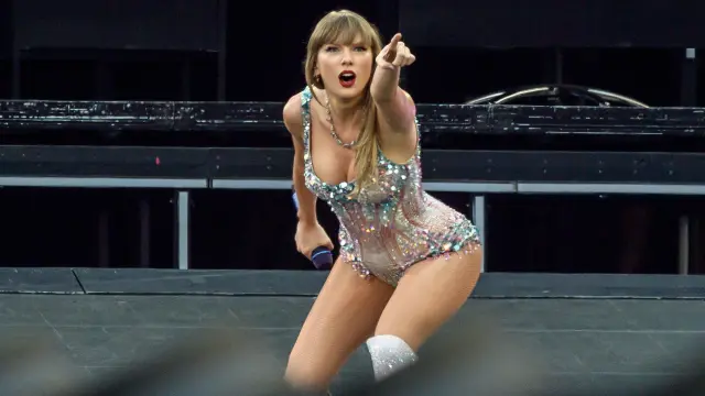 Taylor Swift actúa en uno de sus conciertos del Eras Tour 2024 por Europa.Europa Press