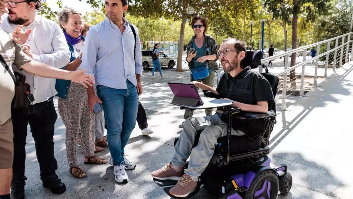 El exdiputado de Podemos Pablo Echenique a su llegada a declarar a los Juzgados de Plaza de Castilla este martes. Carlos Luján / Europa Press