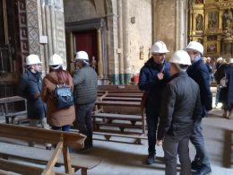 Visita de la comisión de Cultura del Parlamento de Navarra a la iglesia en marzo. U.L.