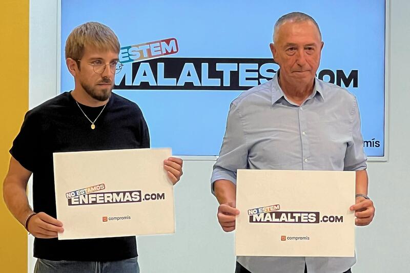 Rueda de prensa de Compromís y afectados por la trama de "terapias" contra las personas LGTBI en el País Valenciano.