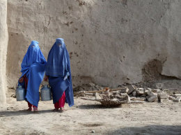 Dos mujeres afganas en Jebul Saraj, en Afganistán.CONTACTO vía Europa Press