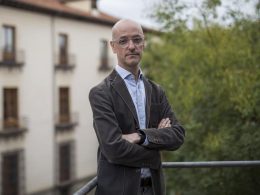 Gareth Gore investiga los tentáculos del Opus Dei en el Banco Popular en 'OPUS' David F. Sabadell