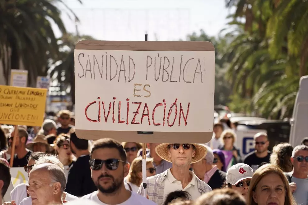 Imagen de archivo de una manifestación en Málaga a favor de la sanidad pública. — Álex Zea / Europa Press