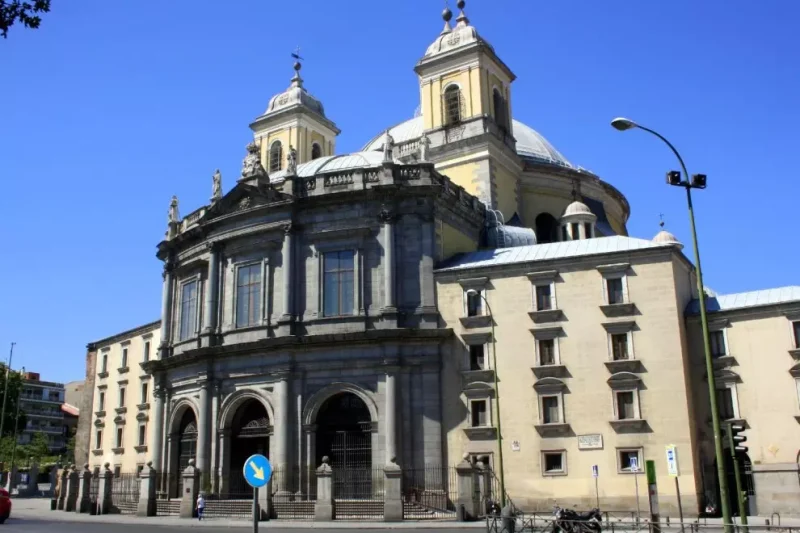 Foto del exterior de la Basílica de San Francisco el Grande, propiedad de la Obra Pía de los Santos Lugares de Jerusalén. — Enrique Cordero