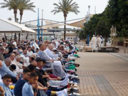 Ciudadanos de Melilla celebra con la festividad de Eid Fitr el fin del Ramadán en un acto multitudinario.Europa Press via Getty Images