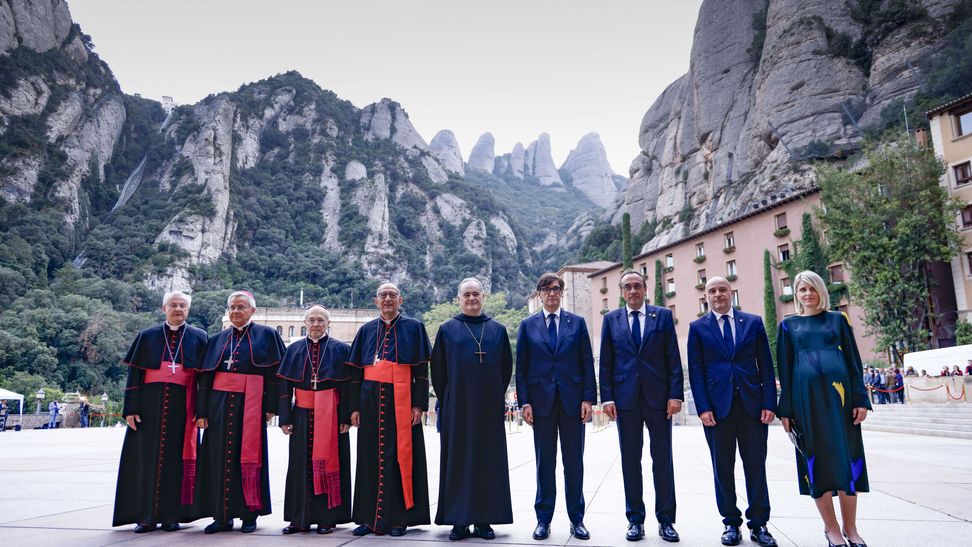 Illa y Rull, junto al abad de Montserrat en el milenario de la abadía el pasado 7 de septiembre. (EFE)