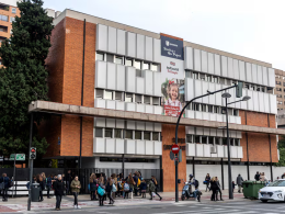 Fachada del colegio concertado Guadalaviar, en Valencia, en una imagen de archivo.Mònica Torres