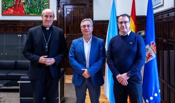 El presidente de la Diputación de Ourense aborda con el obispo de Astorga iniciativas de conservación del patrimonio