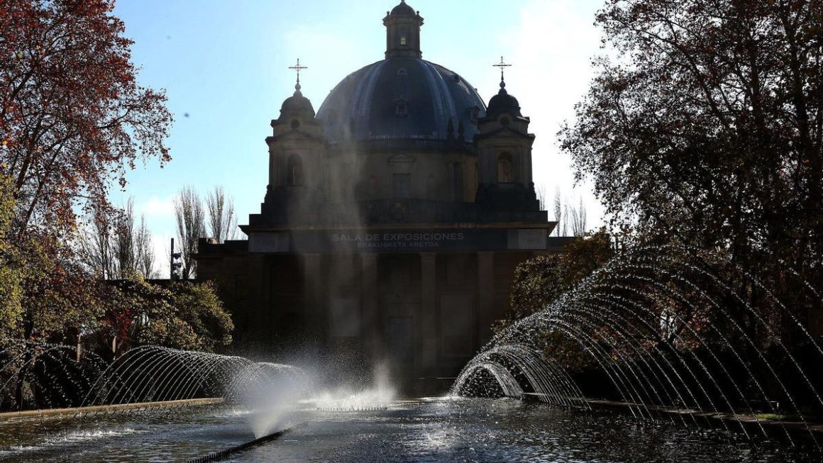 Imagen de la fachada principal del monumento y su simbólica cúpula. Javier Bergasa