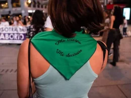 Una mujer en la manifestación por el Día de Acción Global por la despenalización del aborto, a 28 de septiembre de 2023, en Madrid (España). Matias Chiofalo / Europa Press