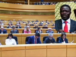 Un pleno del senado y George Peter Kaluma (izquierda), parlamentario keniano conocido por sus ideas homófobas. — Europa Press