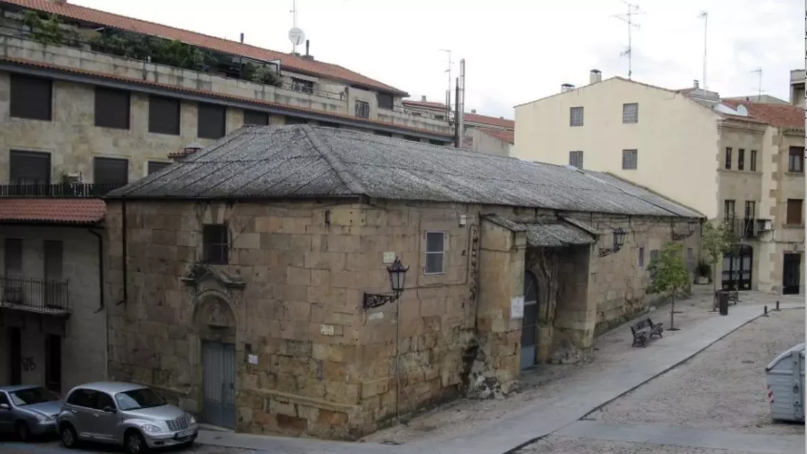 Aspecto actual de la ermita de Nuestra Señora de la Misericordia, situada en la plaza de San Cristóbal de Salamanca Ciudadanos en Defensa del Patrimonio