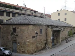 Aspecto actual de la ermita de Nuestra Señora de la Misericordia, situada en la plaza de San Cristóbal de Salamanca Ciudadanos en Defensa del Patrimonio