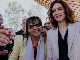 La pastora evangélica Yadira Maestre junto a la presidenta de la Comunidad de Madrid, Isabel Díaz Ayuso, durante un acto del PP. — FACEBOOK IGLESIA 'CRISTO VIENE'