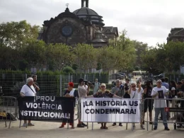 Concentración frente al Parlament contra la entrega de la medalla a la Abadía de Montserrat EPress/Kike Rincón/Archivo