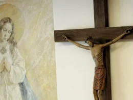 Cuadro de la Virgen María y crucifijo de Cristo en la Casa de la Iglesia, en Madrid, a 24 de septiembre de 2019 Eduardo Parra / Europa Press