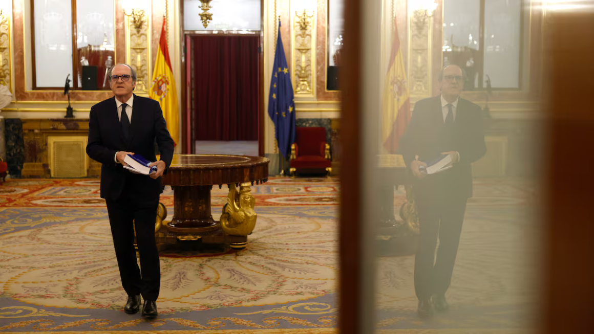 El Defensor del Pueblo, Ángel Gabilondo, en el Cámara baja.