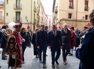 El presidente de La Rioja y el del Parlamento asisten a la misa en la que el alcalde de Logroño hace su ofrenda a la Virgen de la Esperanza