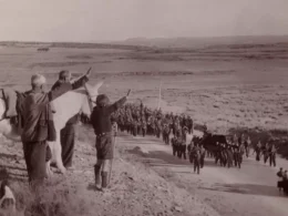 Procesión de traslado de José Antonio Primo de Rivera hasta El Escorial, en noviembre de 1939. Archivo municipal de Cáceres