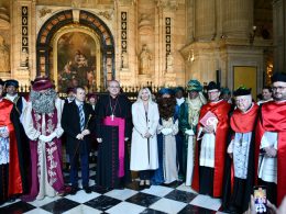 Los Magos de Oriente adoran al Niño Jesús en la Catedral acompañados del nuevo alcalde de Jaén