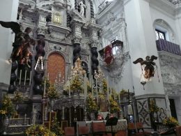 VIRGEN DEL ROSARIO La patrona de Cadiz en su paso procesional