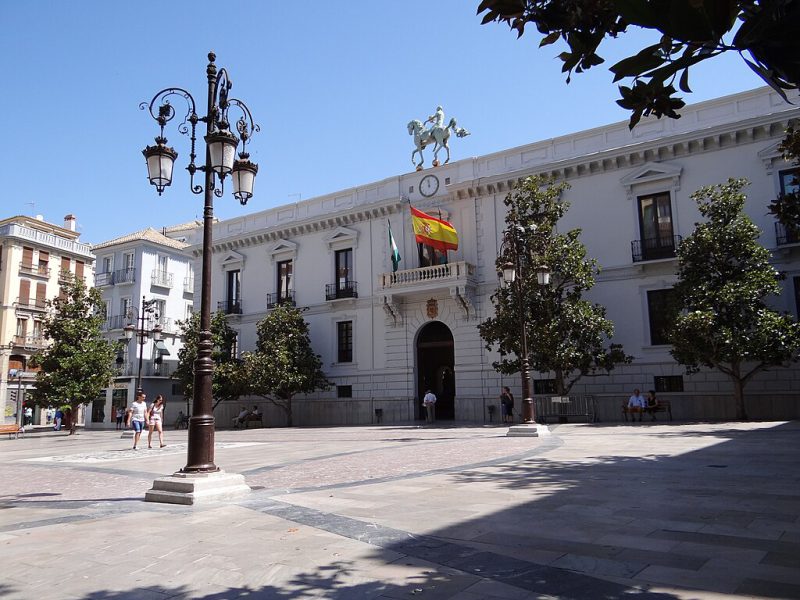 Plaza del Carmen y Ayuntamiento de Granada