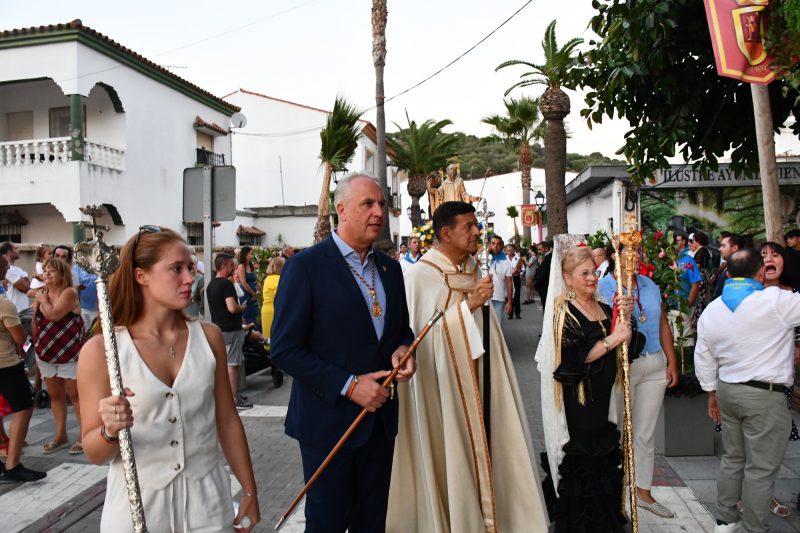 El alcalde de San Roque (Cádiz) en la misa y procesión de San Bernardo en la Estación de San Roque