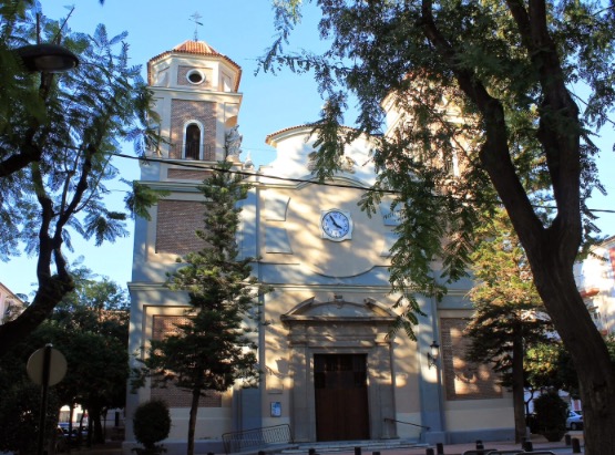 Imagen de la fachada de la iglesia del barrio de Vistabella (Murcia)
