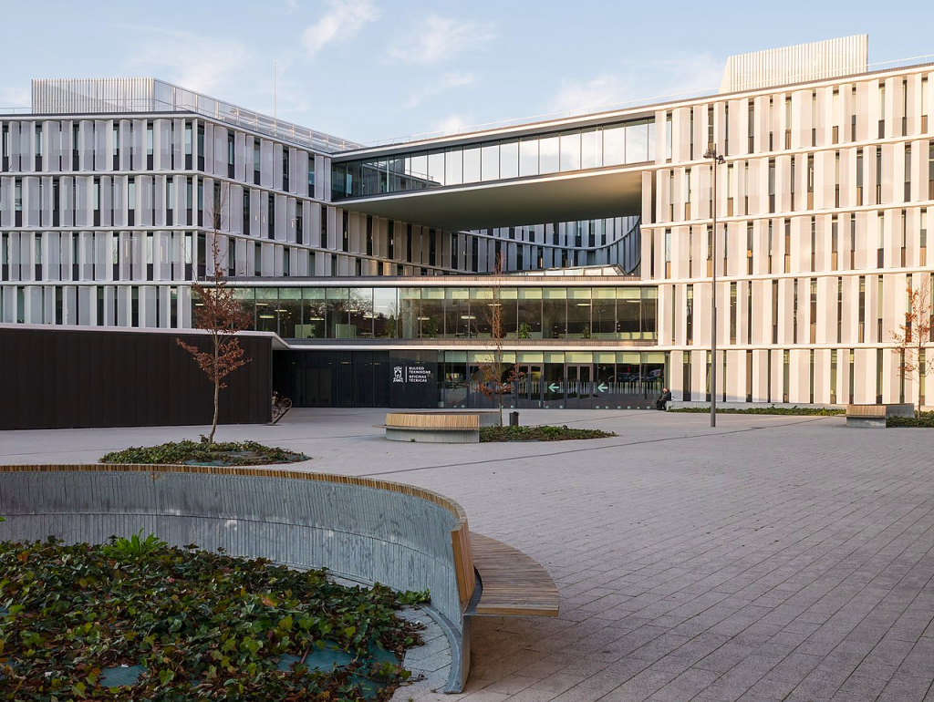 Vitoria - Ayuntamiento - Oficinas Municipales de San Martín