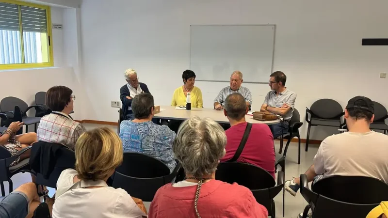 Izqda. a Dcha.: José María Rosell (RECUPERANDO), Ángela Vijández (Concejala de Cultura de Rivas VaciaMadrid), Ricardo Gayol (Redes Cristianas) y Juan Ignacio Gómez (Rivas Laica)