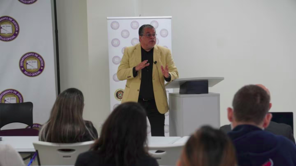 Juan Gaud Pacheco, abogado El licenciado Juan Gaud Pacheco ofreció un seminario a funcionarios públicos sobre el análisis de la Ley del Derecho Fundamental a la Libertad Religiosa de Puerto Rico.