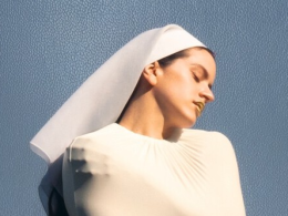 Portada del álbum de Rosalía "Lux"